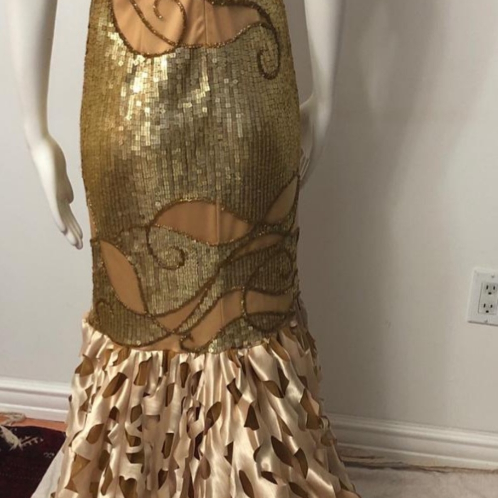 Dress - Picture 2 of 3